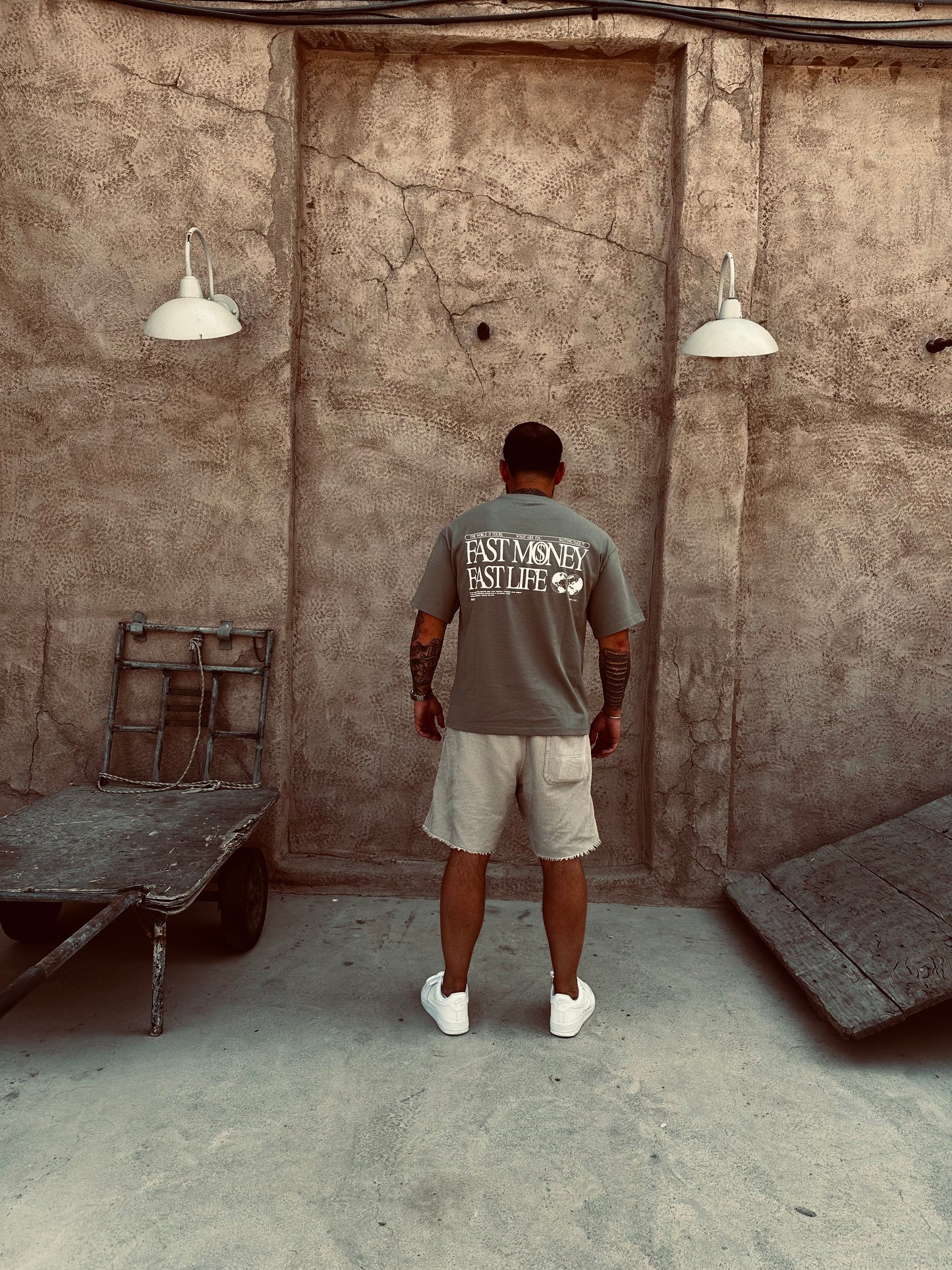WORLD OVERSIZED TEE